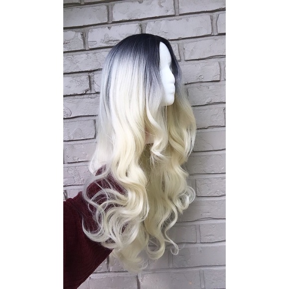 ✨ Blonde Ombré Wig ✨ - Picture 5 of 8
